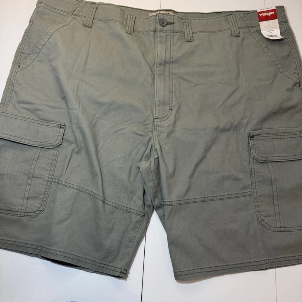 Wrangler Authentic’s size48 Stretch Cargo Short  Men’s NWT